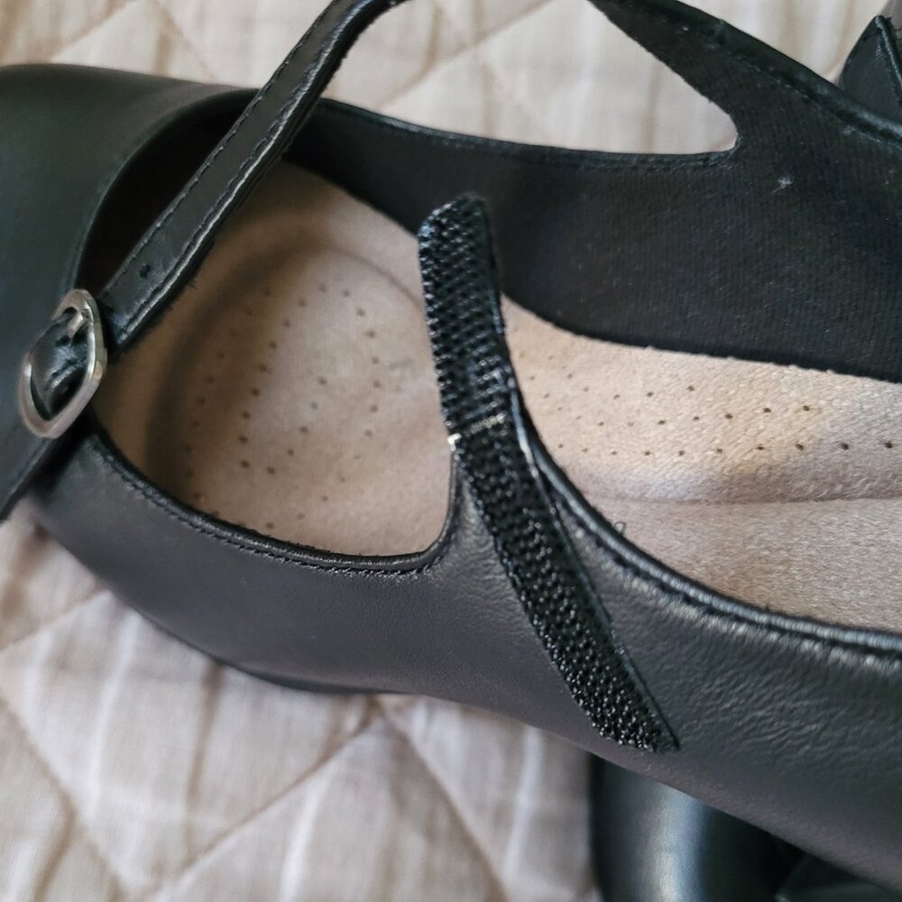 Clarks black leather maryjane shoes size 7.5. - Picture 5 of 8